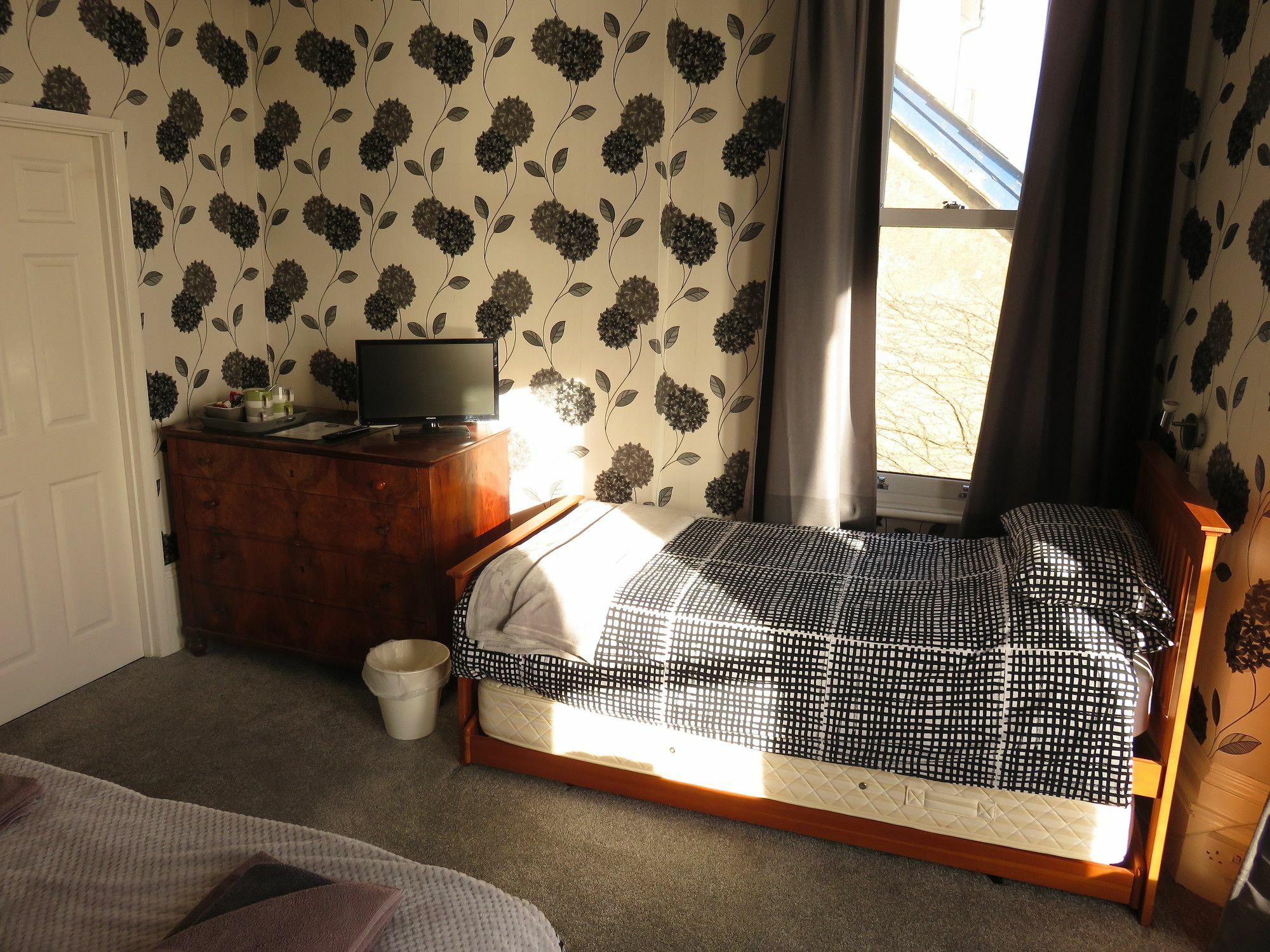 Marine View Guest House Вортінг Екстер'єр фото